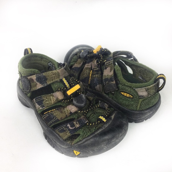 keen camouflage sandals